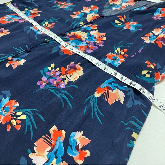 TORRID Fit and Flare Colorful Floral Futter Sleeve Blouse - Picture 9 of 11